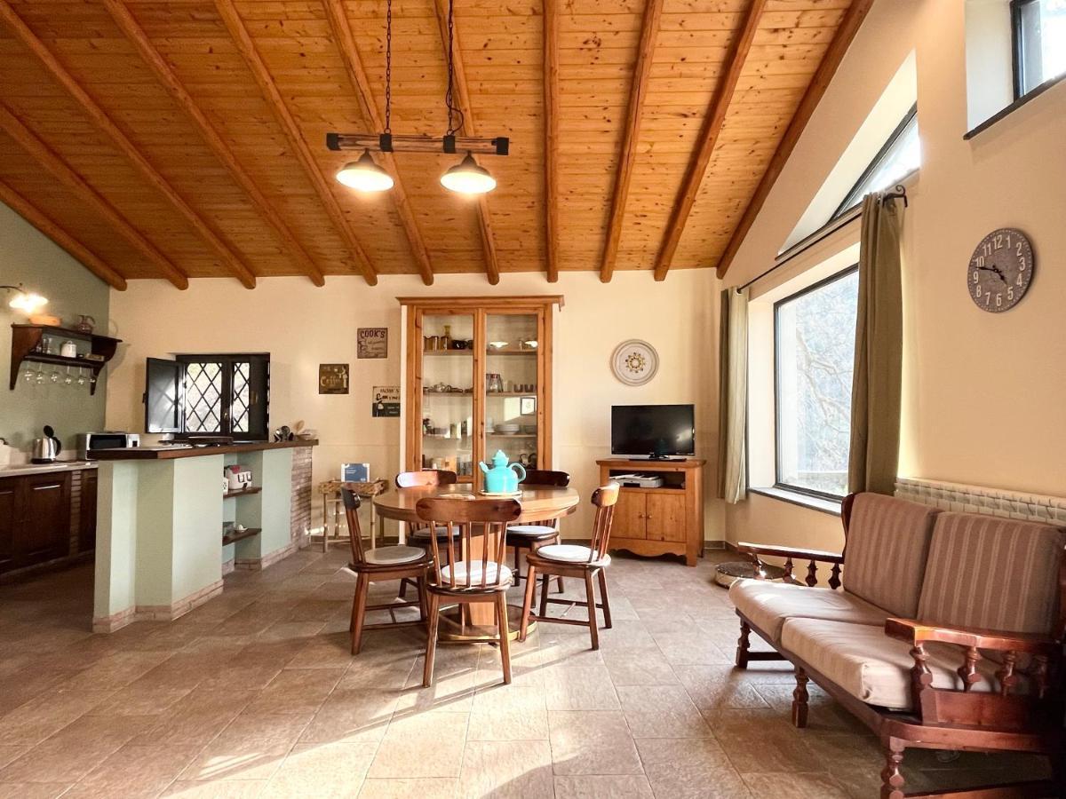 Holiday home Casa Vacanze Dietroserra *